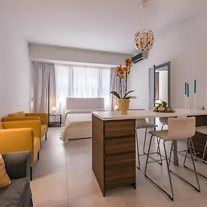 le-residenze-di-don-nino.lecce-hotels.com/